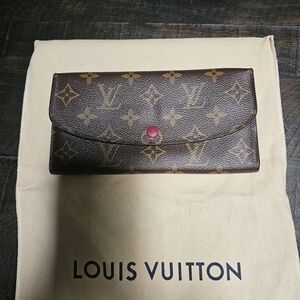 Louis Vuitton Emilee Wallet in Fushia
